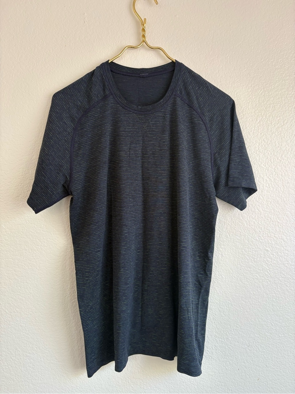 lululemon athletica Men's Short Sleeve Heathered Navy T-Shirt